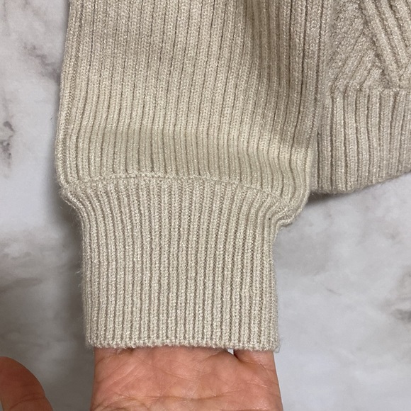 Light Brown / Cream Diamond Pattern Balloon Sleeve Sweater - Picture 5 of 7